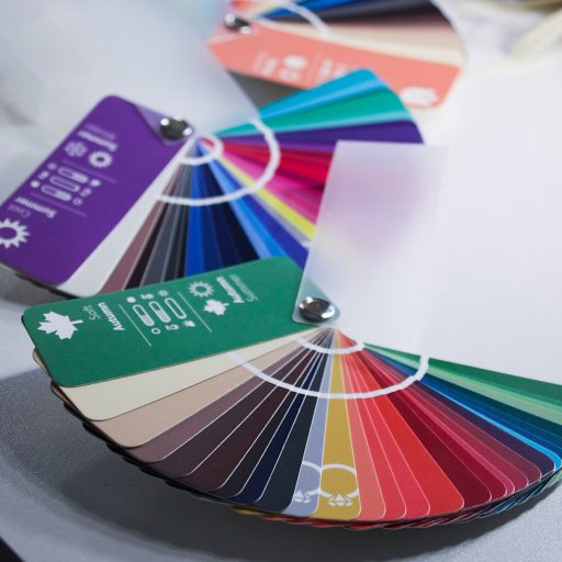 värianalyysit värianalyytikko Heli Iivarin tekemänä.